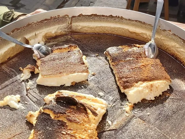 2. Süt Çiçeği – Bademli Kazandibi
