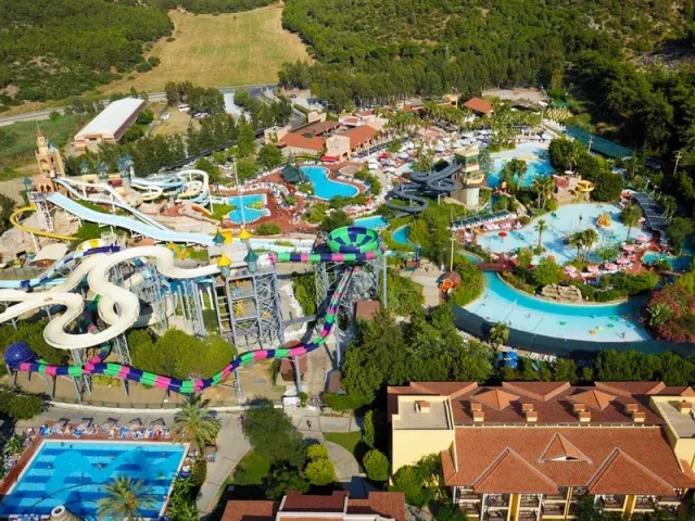 3. Aqua Fantasy Aquapark