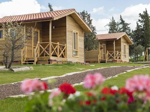6. Bungalovlar Bademler Doğal Yaşam Köyü – Urla / Bademler Köyü