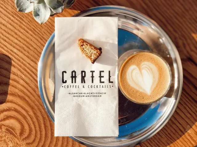 1. Cártel Coffee & Cocktail - Bostanlı