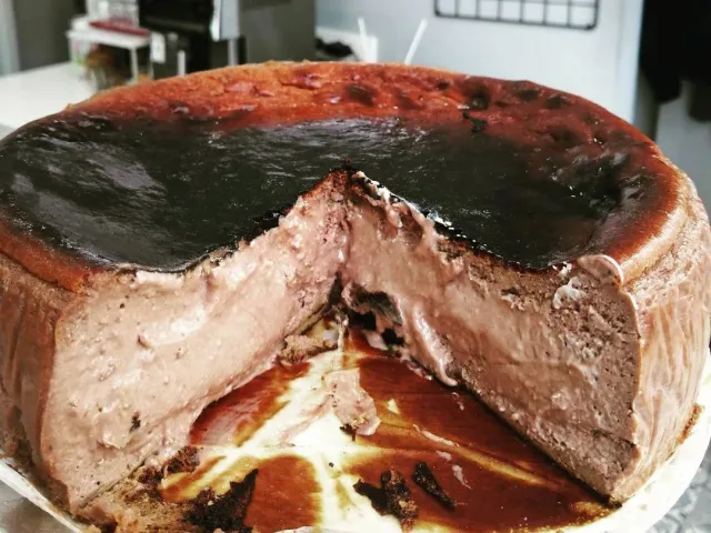 8. Edda cakes and chocolates