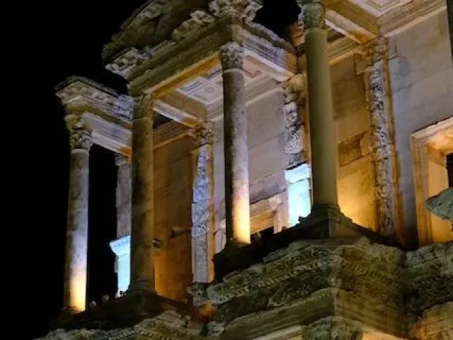 Selçuk’ta Efes Antik Kenti’ni Ziyaret Edin: