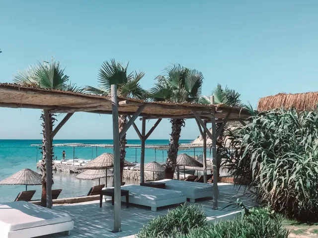 FLY-INN BEACH