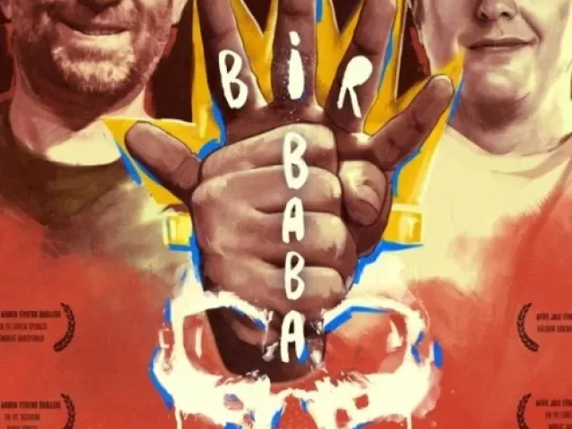 Bir Baba Hamlet Oyunu Tiyatro