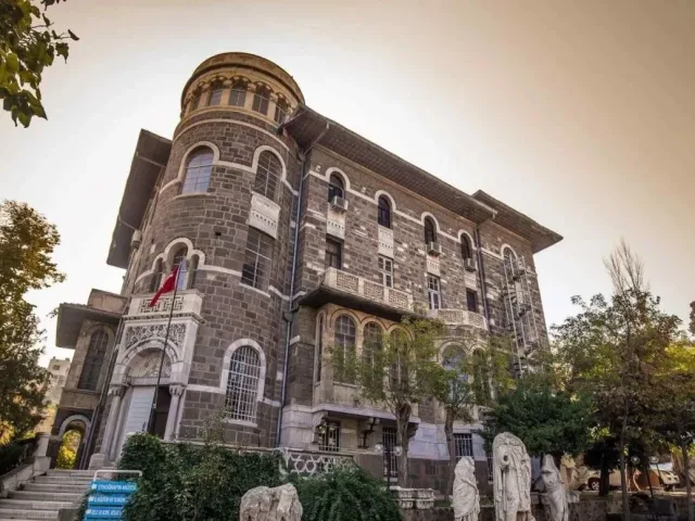 6. İzmir Arkeoloji Müzesi’ni Ziyaret