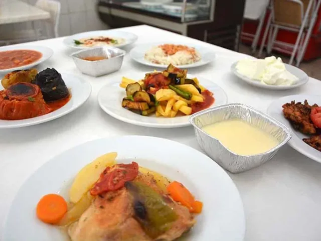 Her gün 8 Çeşit Ana Yemek