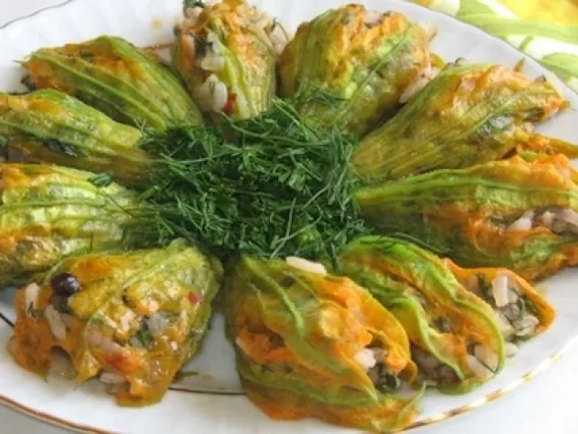 2. Kabak Çiçeği Dolması
