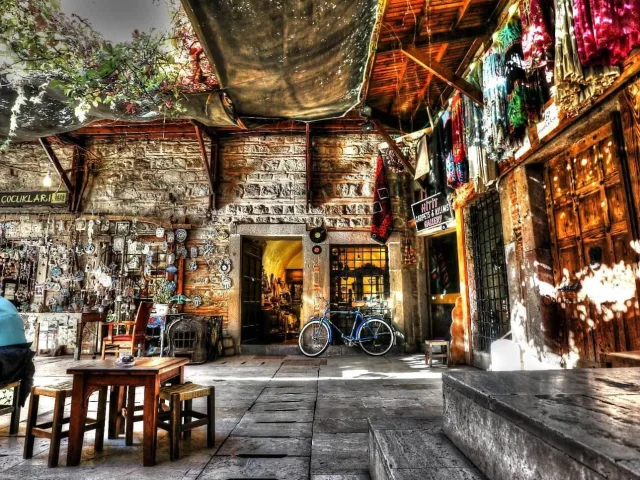 Kemeraltı'nda Lezzet Turu Yap.