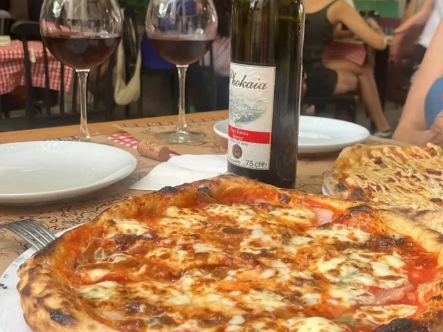 3. Foça Kirke Pizzeria