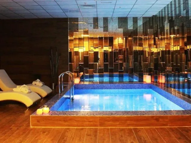 Svalinn Otel Yüzme Havuzu