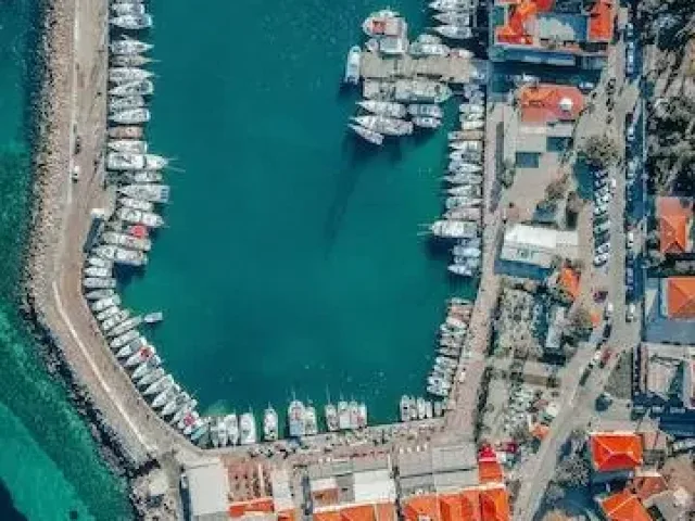 4. Urla