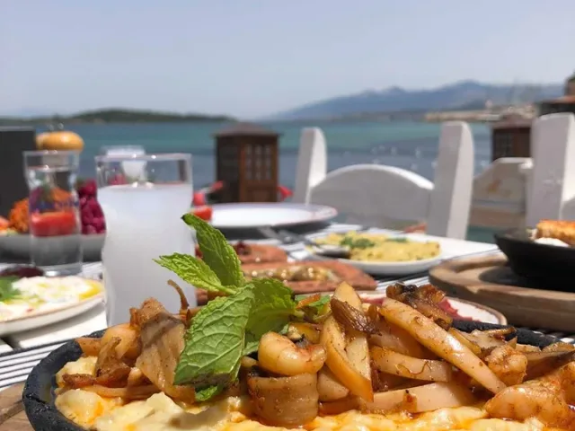 Urla'da huzurun adresi 'Denizaltı Port'