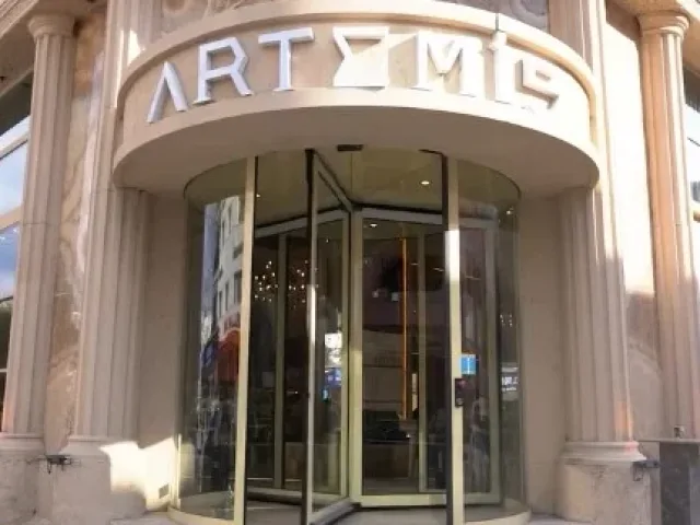 “Mitolojiden İlham Alan Büyülü Bir Kahve Durağı: Artemis Coffee Art”