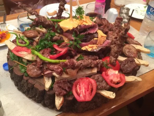 Kemeraltı'nda Nefis Bir Köfteci Hihayet