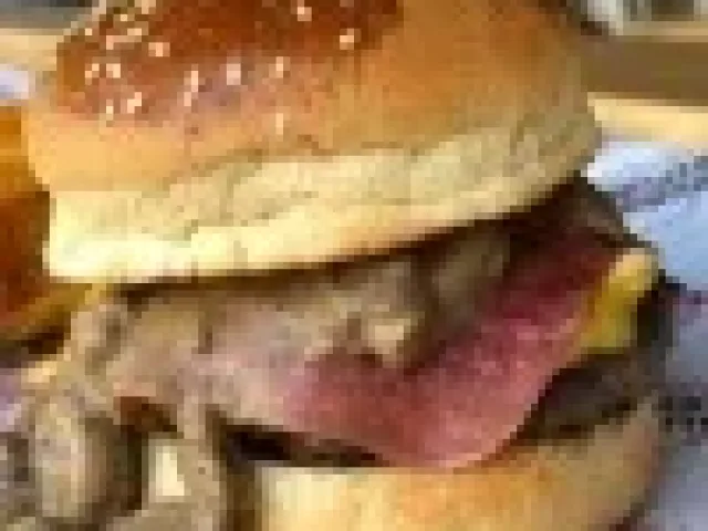 Yeni Foça'da Fastfood Restoranı Burger Republic