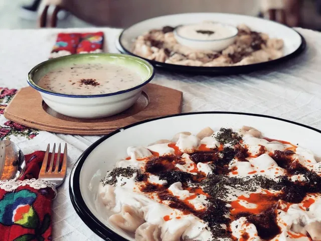 Mantının Her Çeşidi Ebruli'de