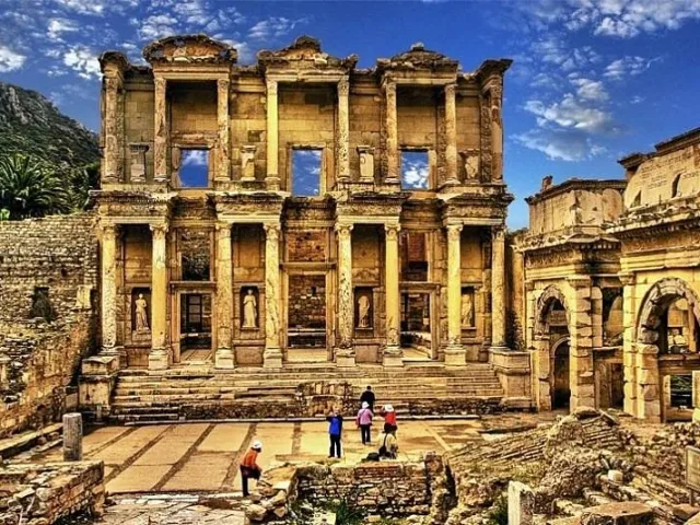 Efes Antik Kent Tarihi İle Zamana Yolculuk