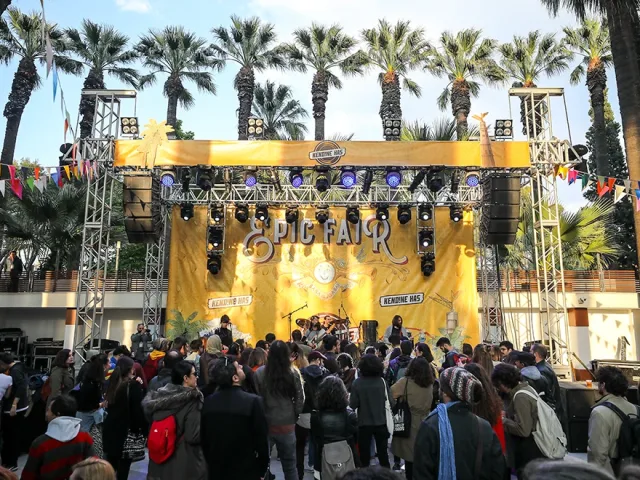 Kendine Has Festival Epic Fair İzmir'i Salladı