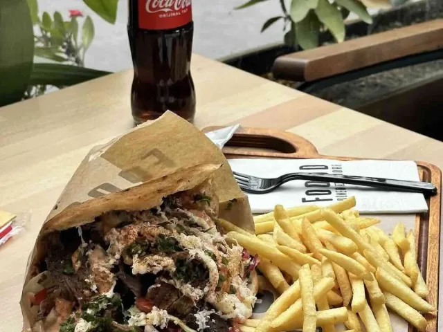 İzmir'in Alman Dönercisi Foood Döner & More Açıldı