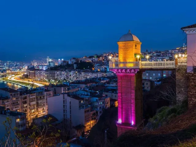 İzmir'in Tarihi ve Kültürel Hazineleri