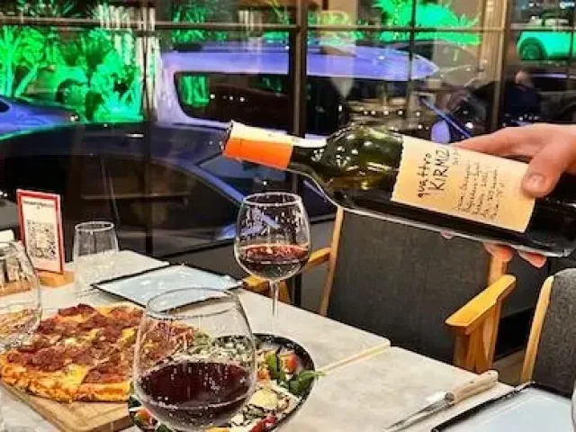 House of Pizza Narlıdere’de İkinci Şişe İçecek Hediye!