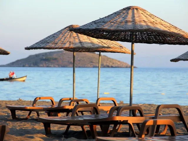 Huzura Bir Adım Daha Yaklaştıran Gümüldür Mavi Deniz Otel & Restoran