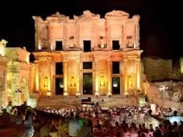 Efes Antik Tiyatro'da Konserler