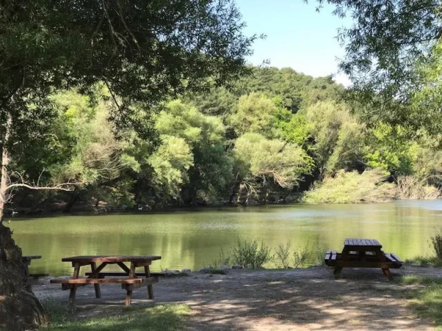 İzmir'in Bilinmeyen Şelaleleri ve Doğal Havuzları