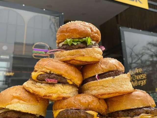 Lezzete Doymak İsteyenler İçin Burger Attackt!