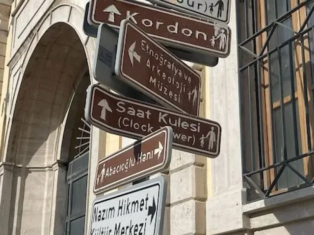 Bilinmeyen Yönleriyle İzmir