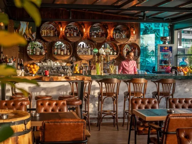 La Pierto Pub & Restaurant Damaklara Kazınacak..