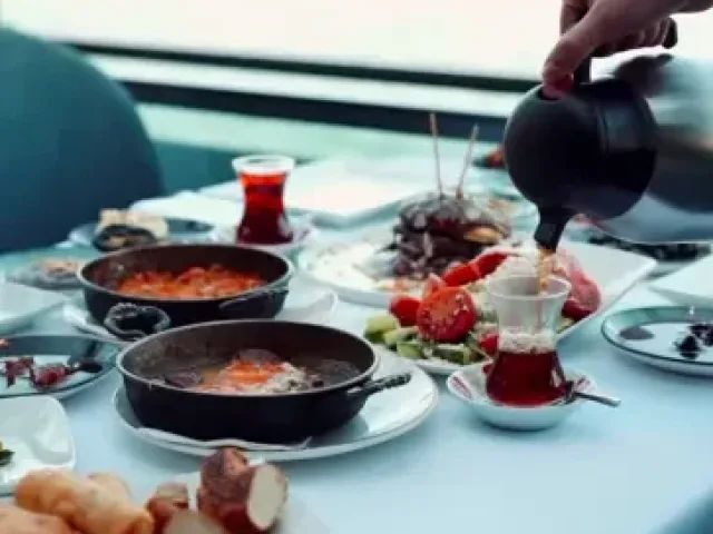 Deniz Manzarasında Lezzetli Bir Kahvaltı: North Pier