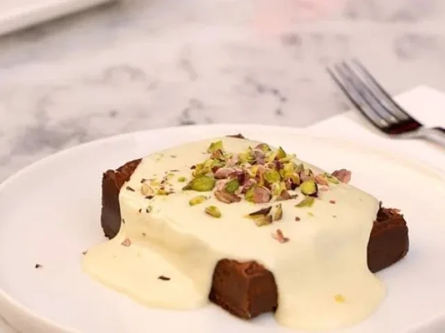 Alsancak’ın Tatlı Cazibesi: Lush Chocolate & Coffee