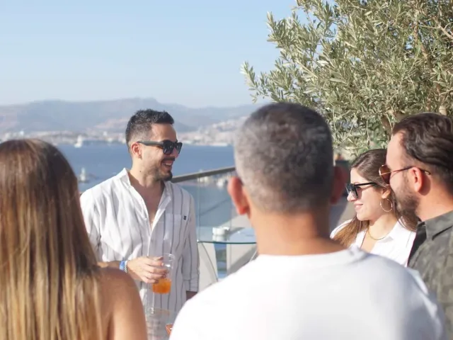 İZMİR ROOFTOP FESTİVAL 3000 KİŞİYİ AĞIRLADI!