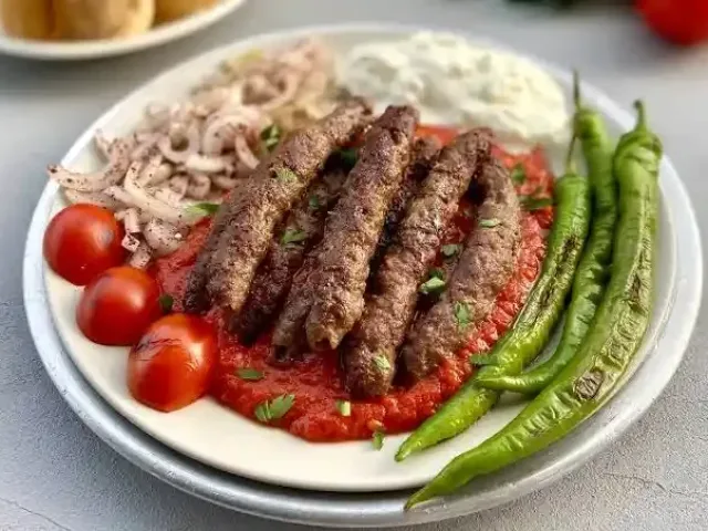 Tire Şiş Köftesi Dünya Zirvesinde: TasteAtlas’tan İzmir’e Büyük Onur!