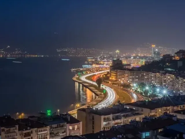 İzmir’de Araba ile Keşfedilecek En Güzel Rotalar