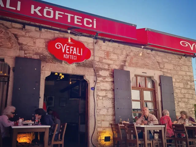 Vefalı Köfteci Urla'da Açıldı