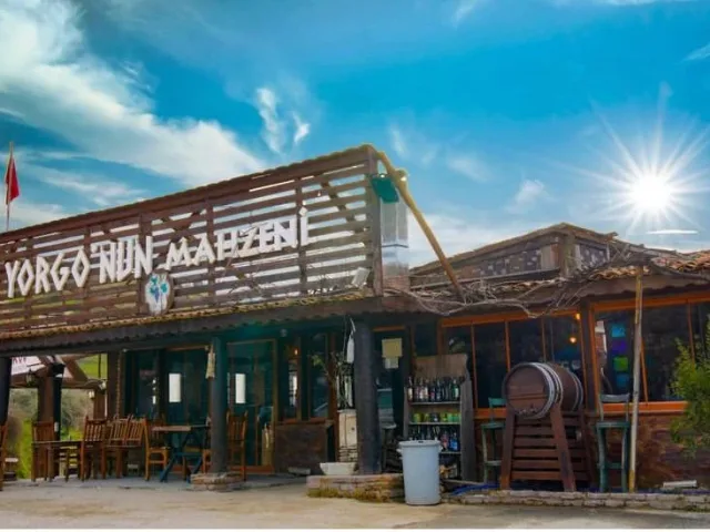 7/24 Açık Bir Şarap Evi Yorgo'nun Mahzeni
