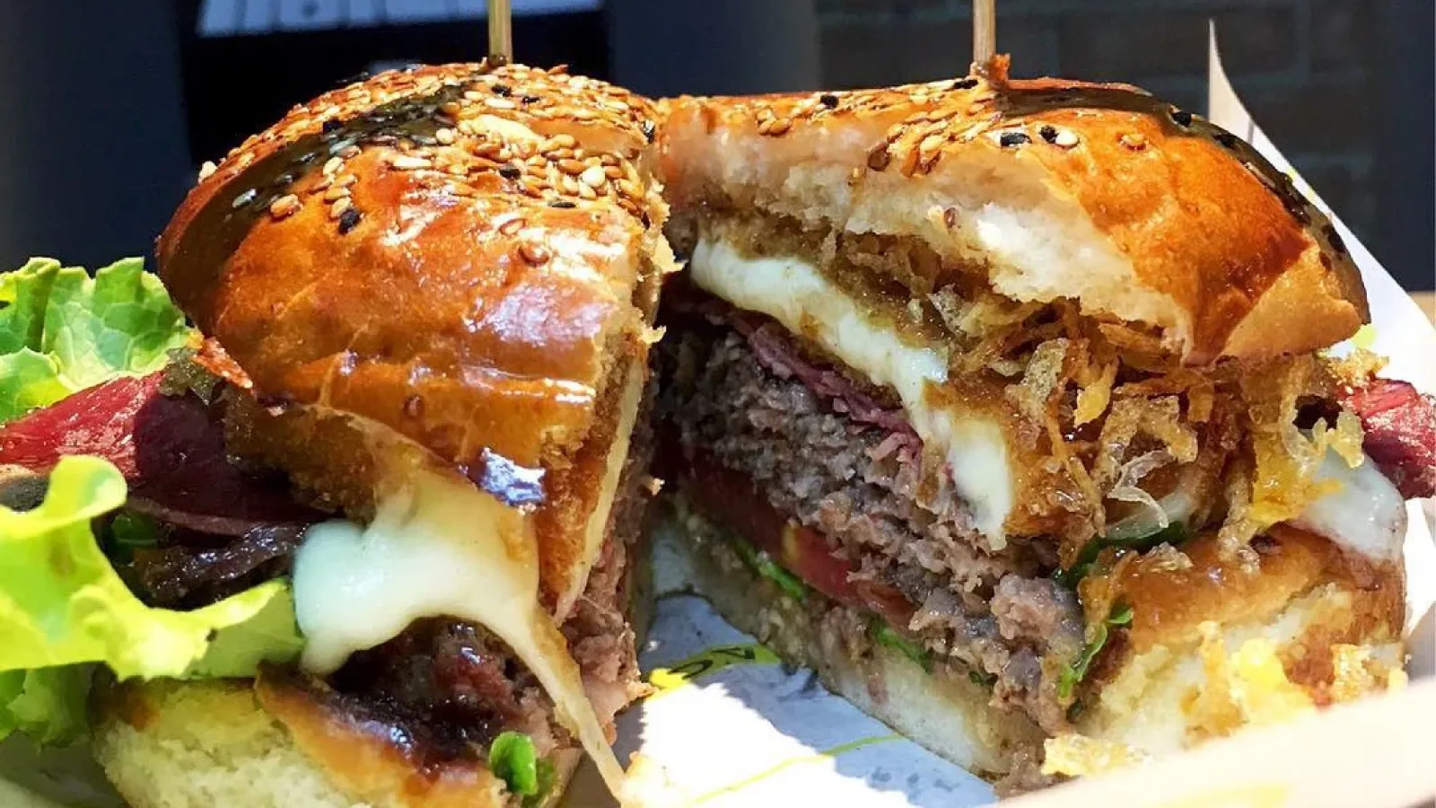 Lezzete Doymak İsteyenler İçin Burger Attackt!