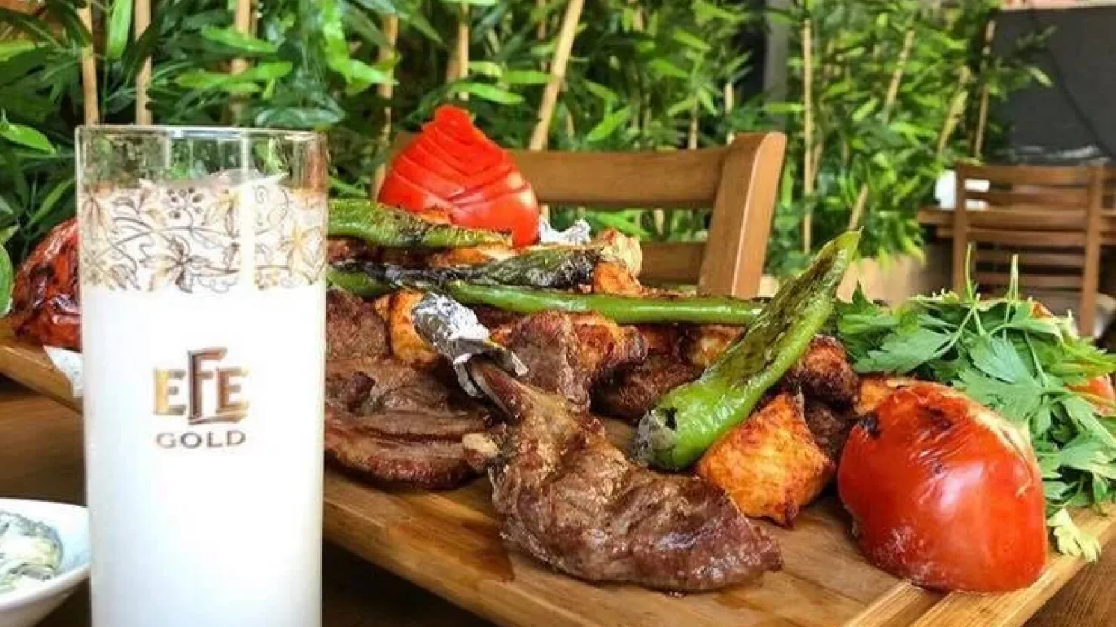 Lezzetin Meyhanesi 'Arada Bi'