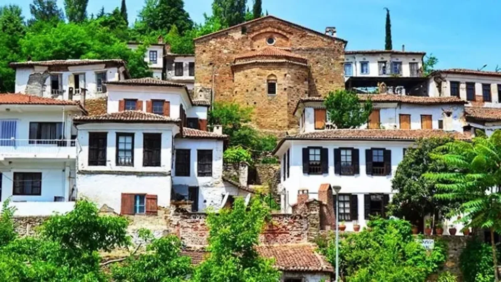 Tarihin İzlerini Taşıyan Birgi Köyü
