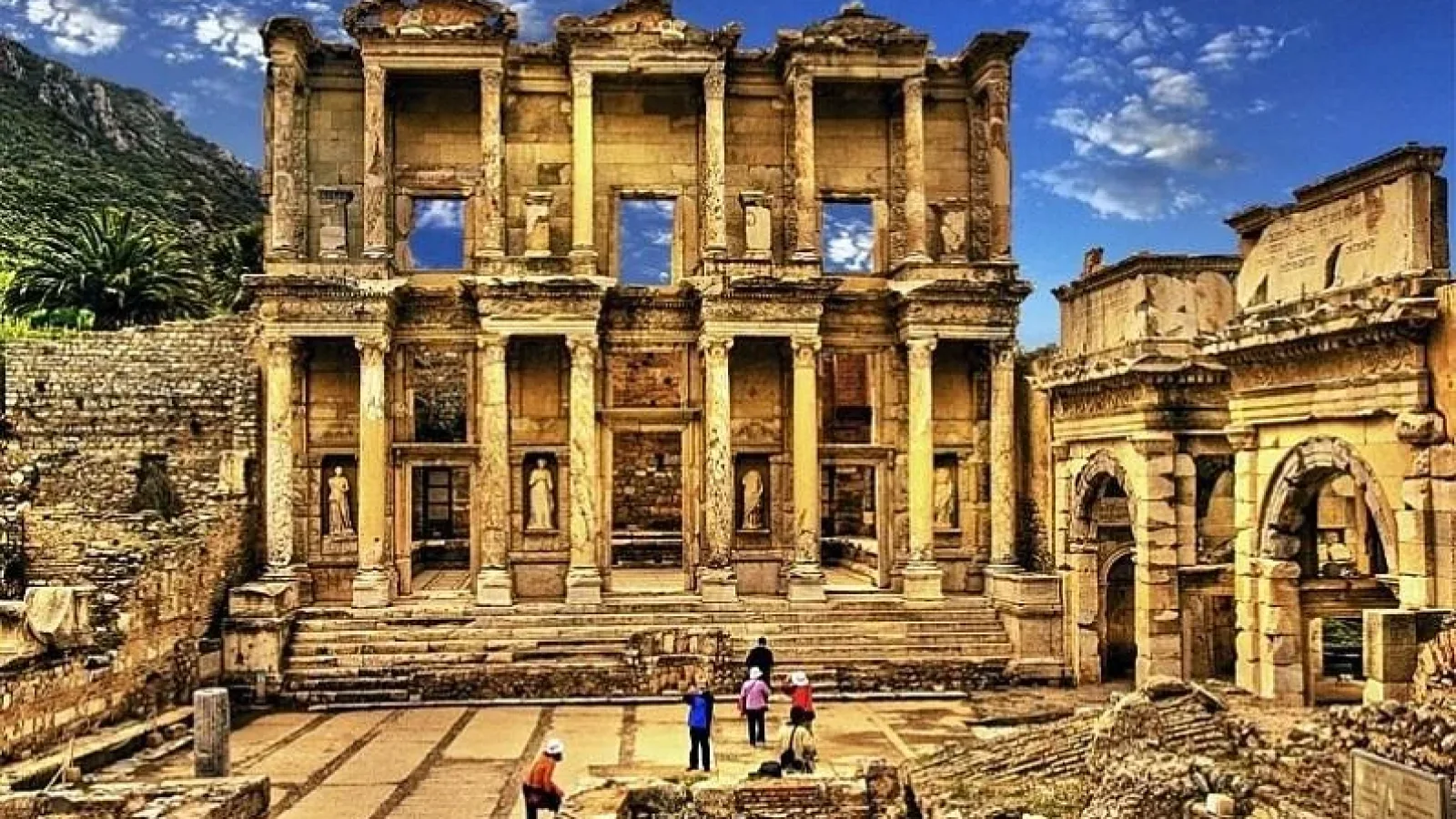 Efes Antik Kent Tarihi İle Zamana Yolculuk