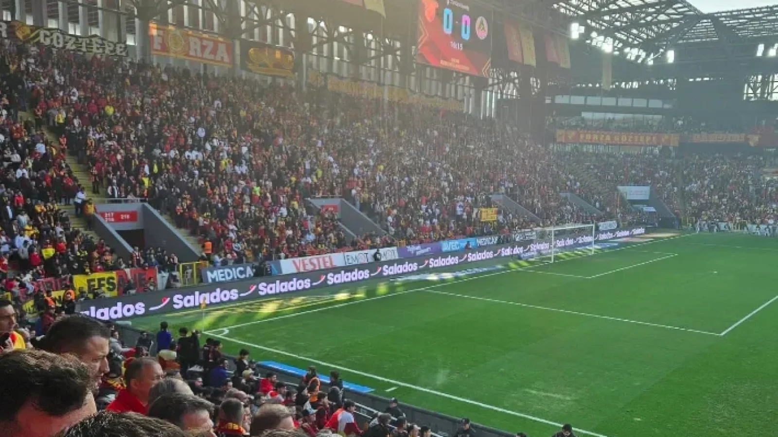 Salados, Göztepe Spor Kulübü’nün Resmi Lezzet Sponsoru Oldu