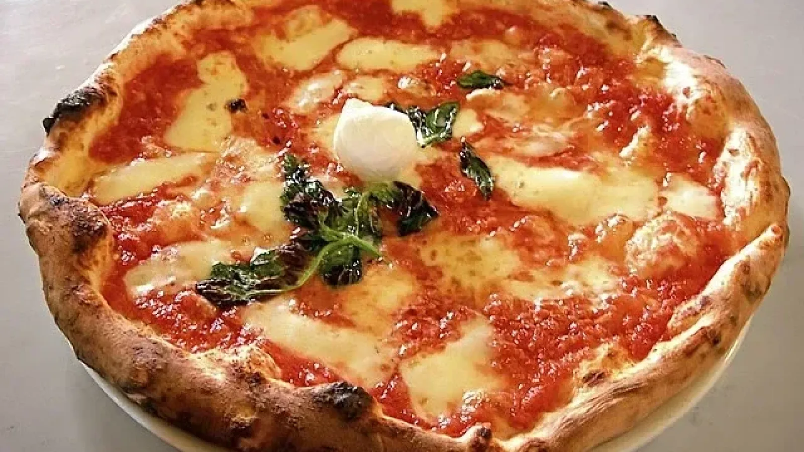 İzmir'de Pizza Deyince Akla Gelen Mekanlar