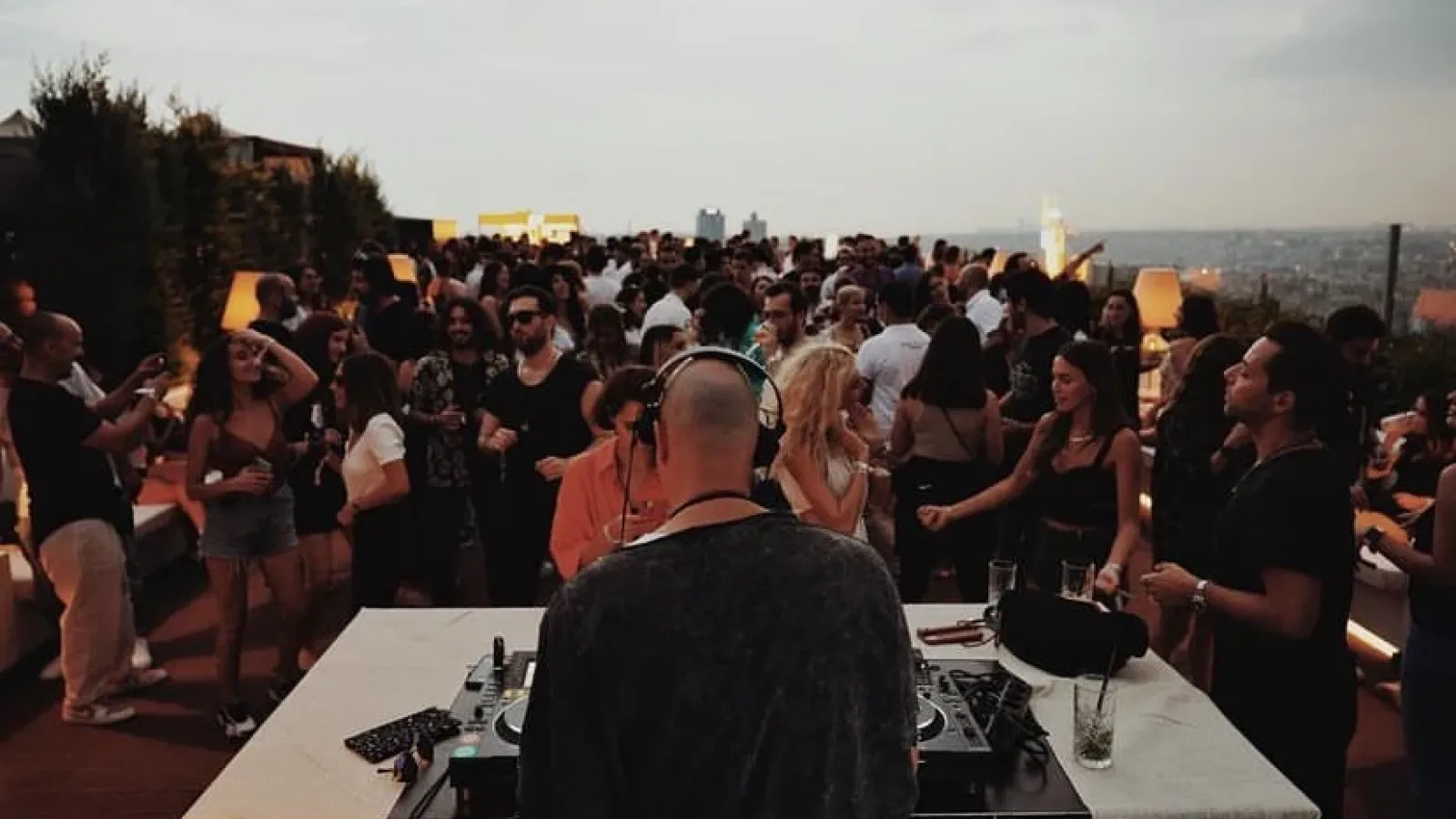 ROOFTOP FESTİVAL İLK DEFA 1 EKİM'DE İZMİR'DE! AYNI RUH YENİ ŞEHİR