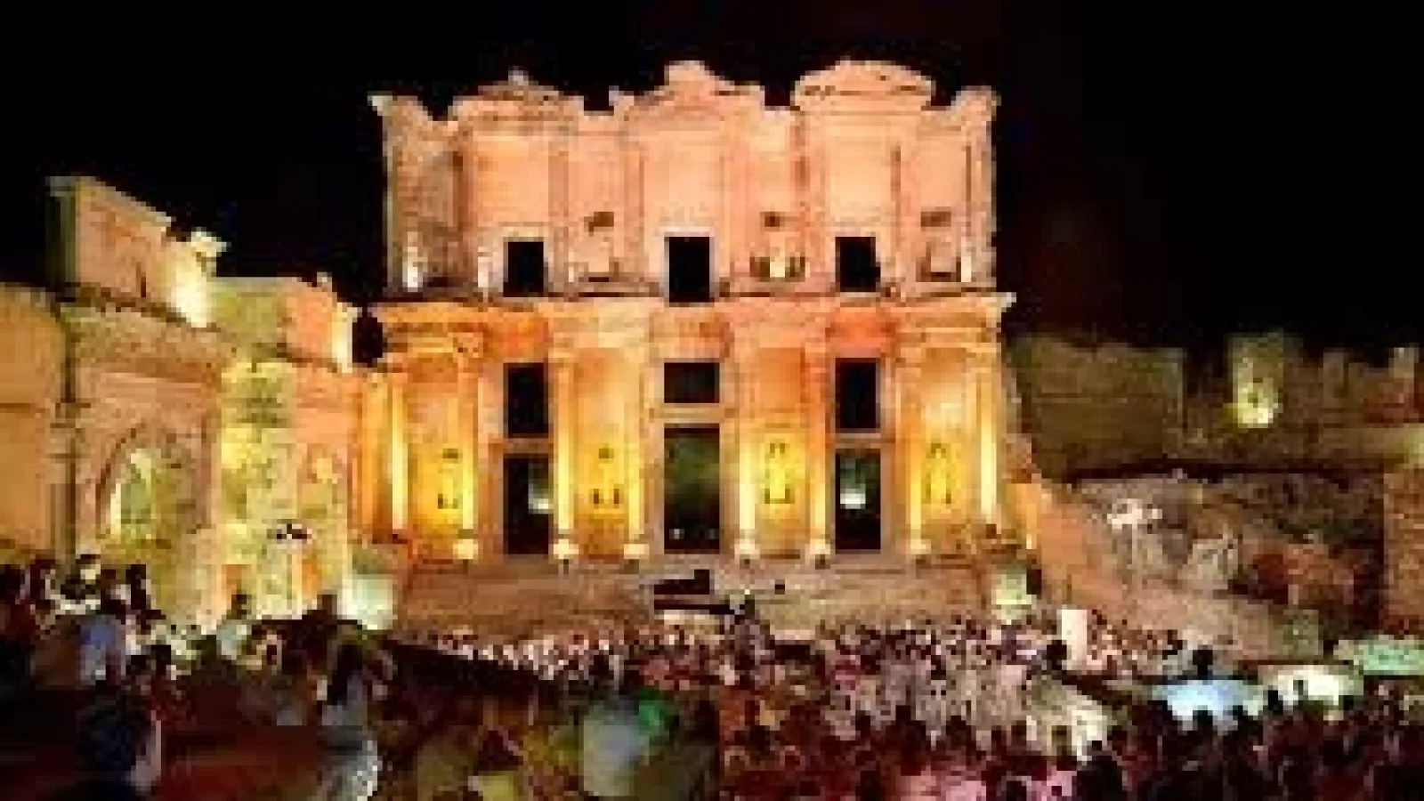 Efes Antik Tiyatro'da Konserler