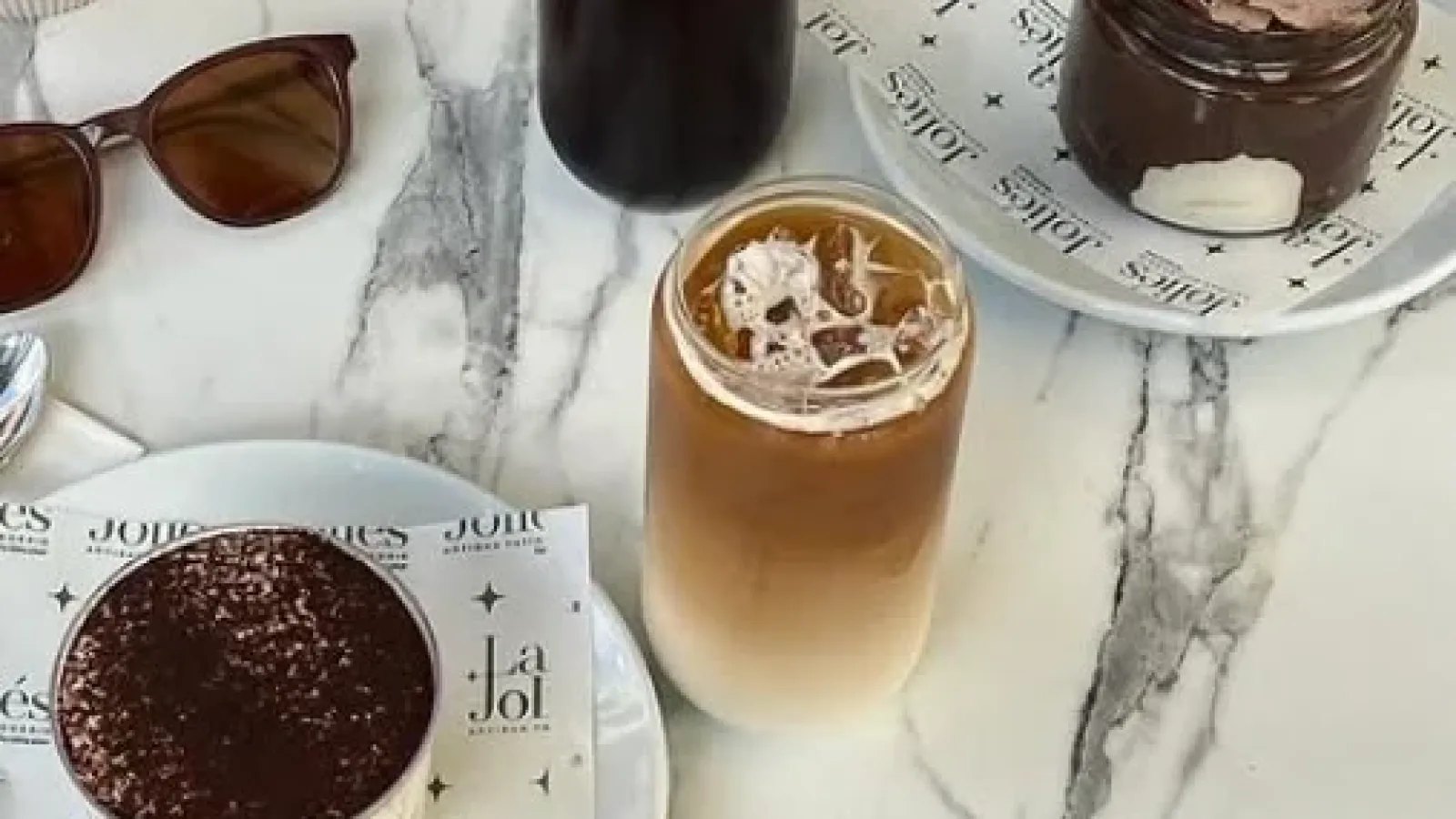 İzmir’de Tatlı Tutkunlarının Yeni Gözdesi: La Joliés Patisserie