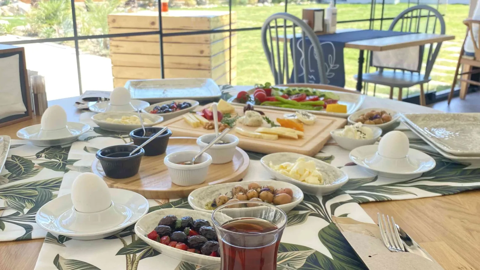 Çeşme'nin yeni konsept mekanı Mes Mudita ile tanışın.