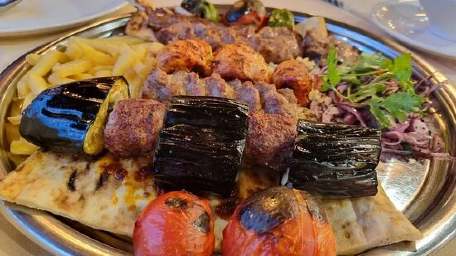 Diyarbakır Tatları Dendiğinde Akla Gelen Tavacı Recep Usta