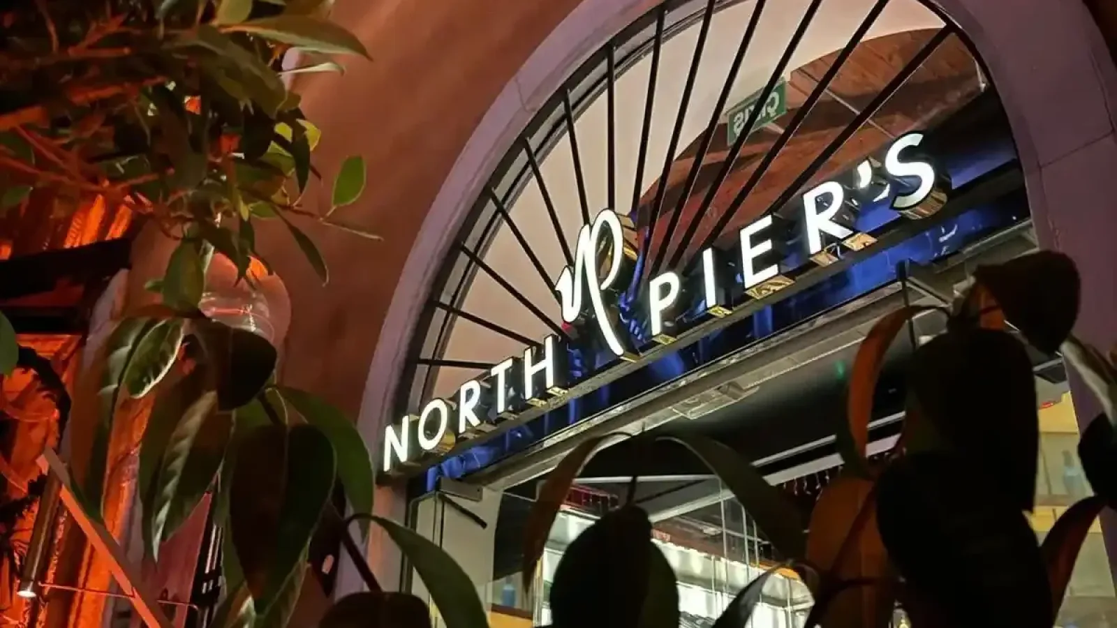 North Pier's İzmir'de Canlı Müzikte Fark Yaratıyor.
